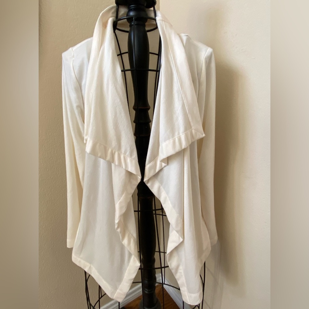 Old Navy Cream Cardigan Size M